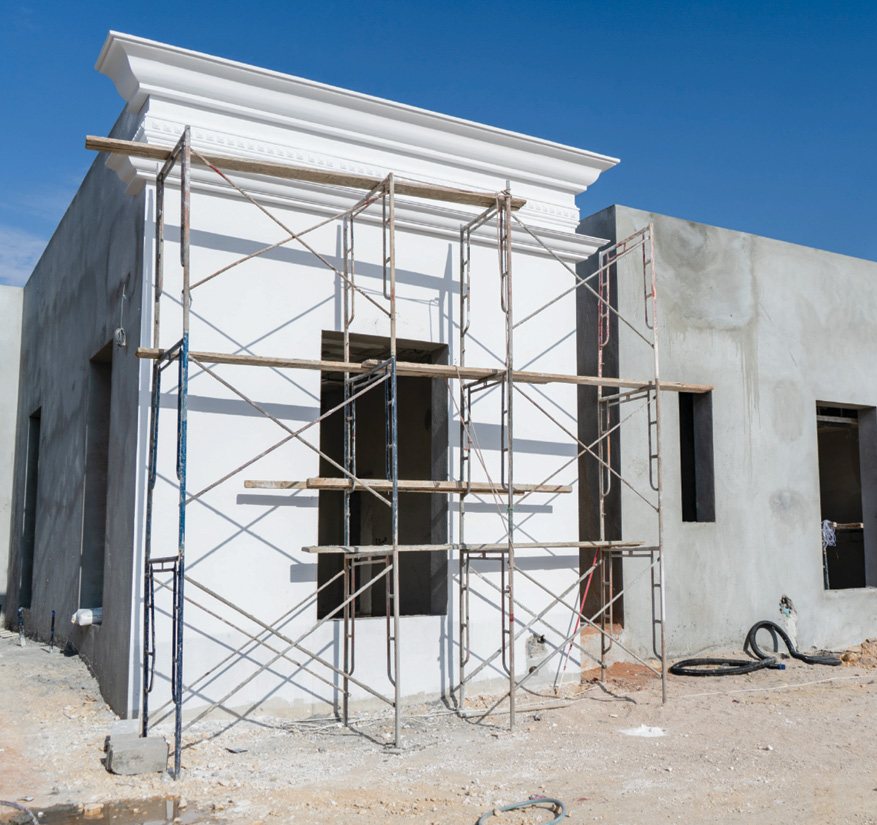 أعمال السقالات والواجهات أثناء التنفيذ