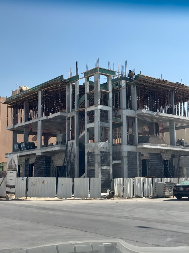 الهيكل الخرساني للمبنى أثناء التنفيذ