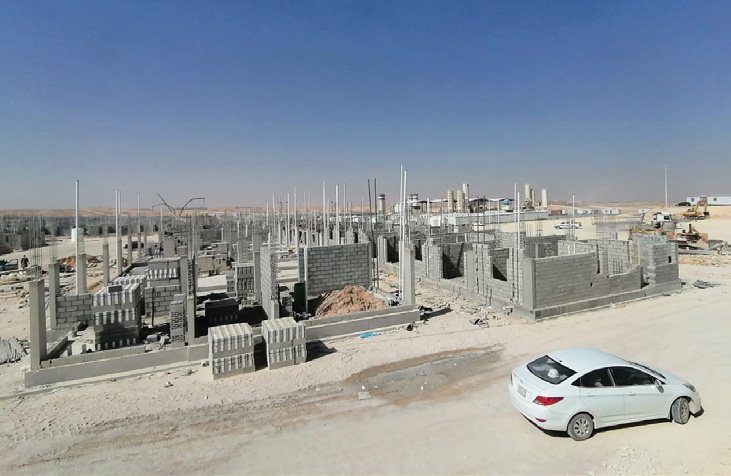موقع مشروع الفلل أثناء أعمال العظم